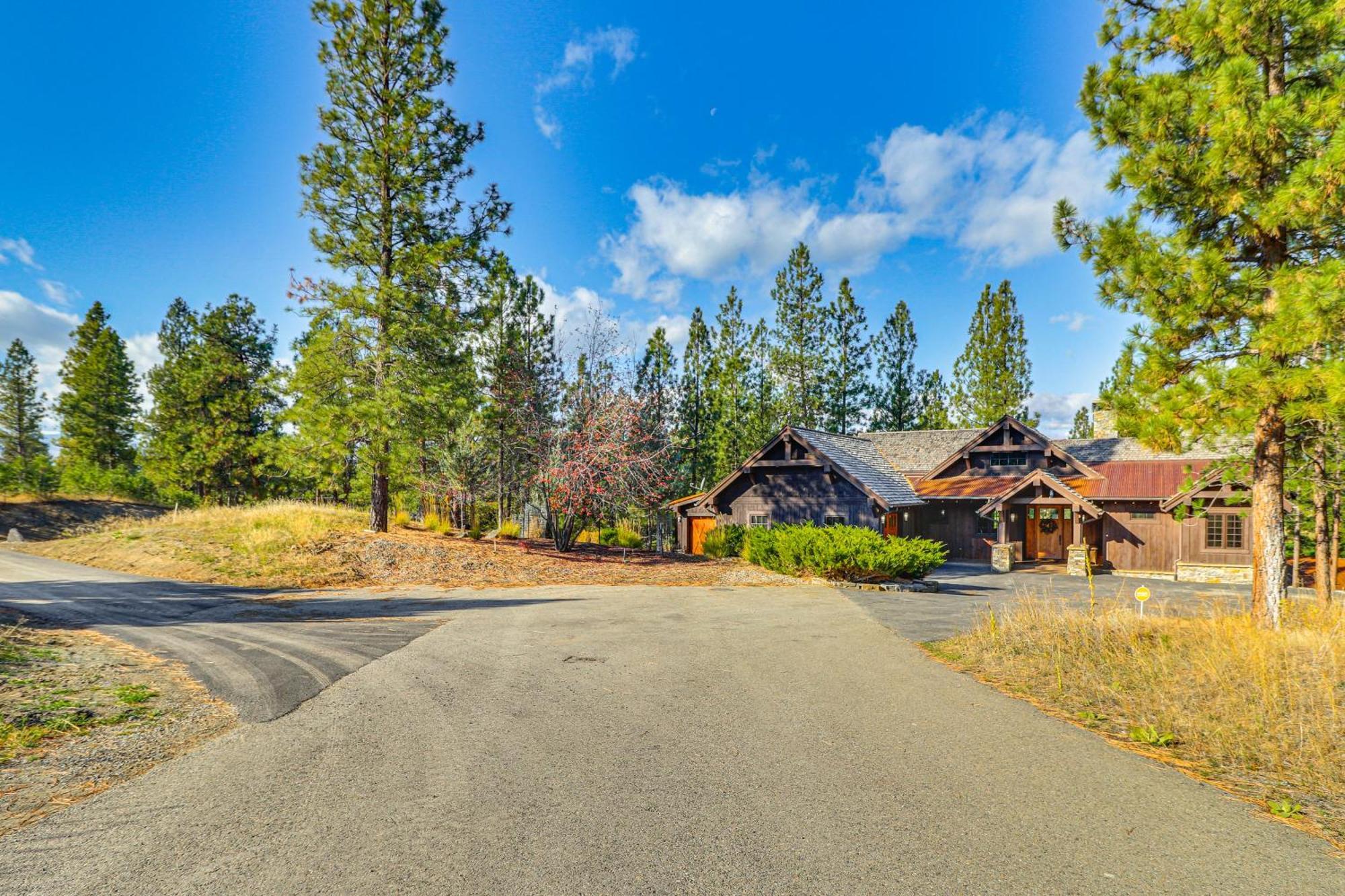 Lake Views And Resort Perks Spacious Eureka Cabin! Exterior photo