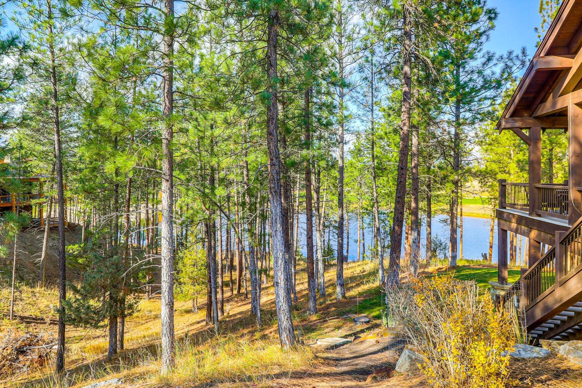 Lake Views And Resort Perks Spacious Eureka Cabin! Exterior photo